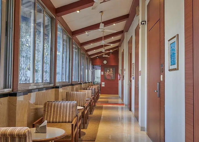 Elphinstone Hotel